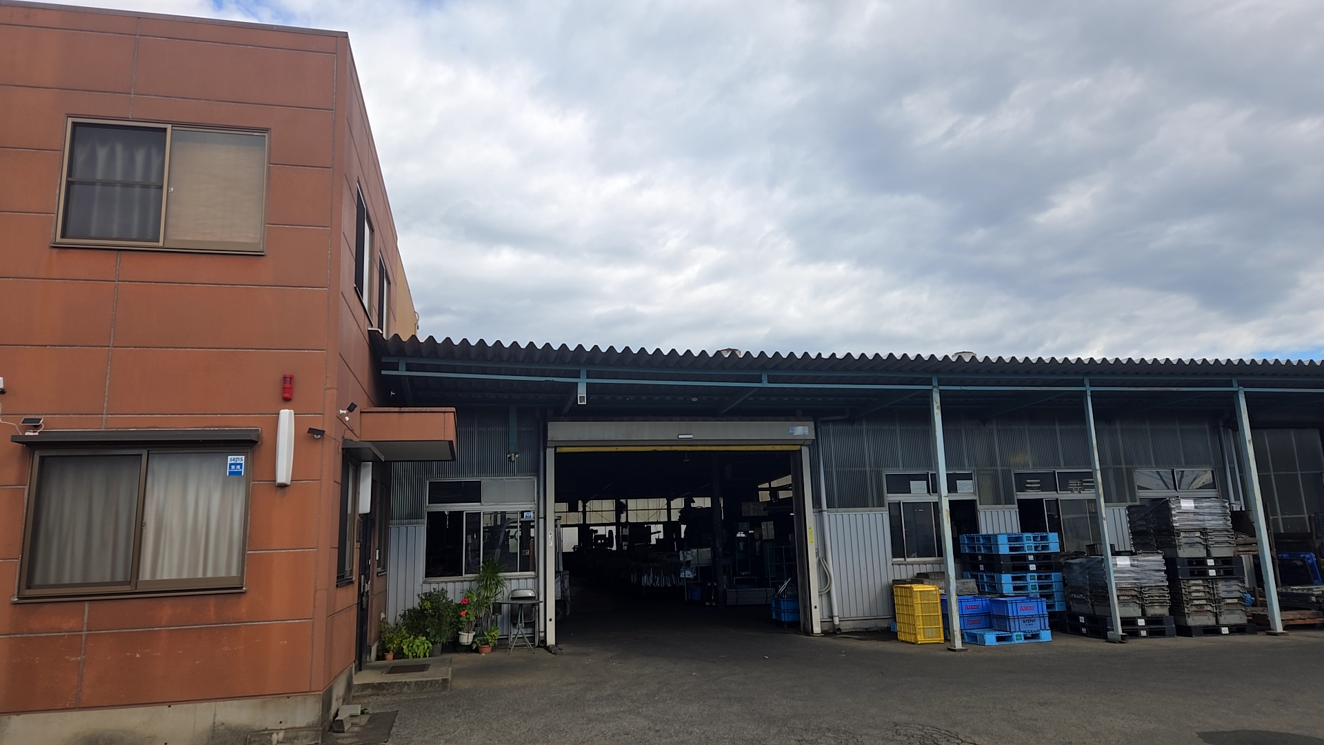 軽作業に必要な機械を使用